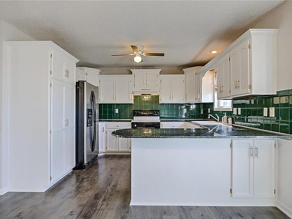 4th image of 12310 Dulin Dr