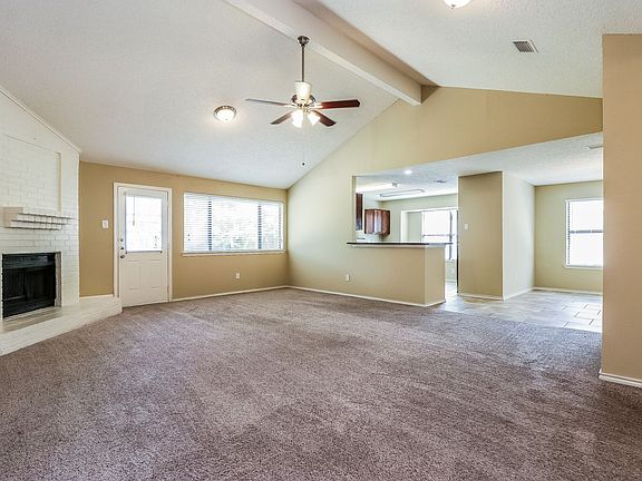 5th image of 2658 Claremont Dr