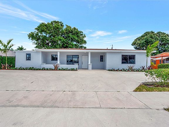 3rd image of 18311 NW 30th Avenue