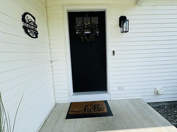 5th image of 74 Sharon Ave