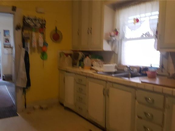 4th image of 3809 Jackson Ave