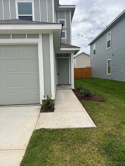 3 bed, 2.5 bath, 1376 sqft, $1,900 — Photo 2