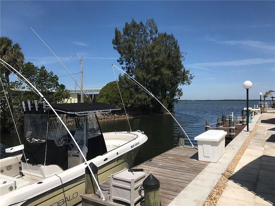 2nd image of 114 Bahia Dr