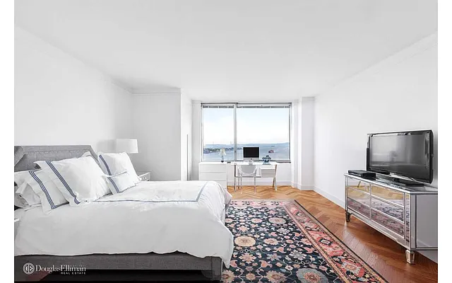 Rented by Douglas Elliman | media 34