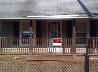 8 Persons Ct, Elyria, OH 44035