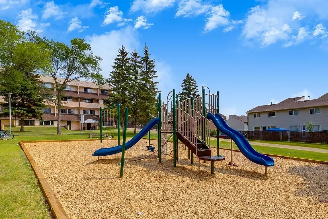 South Ridge Townhomes — Photo 4