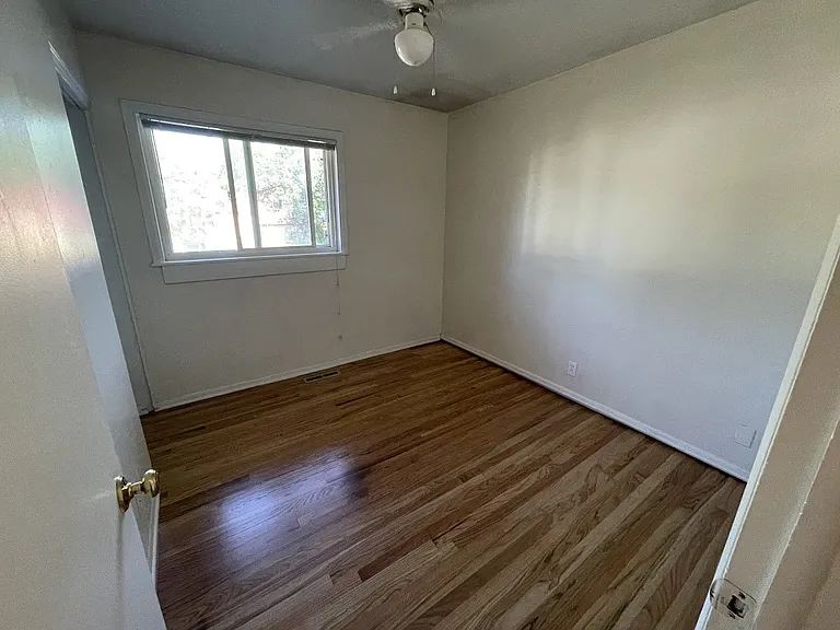 560 S 40th St — Photo 5