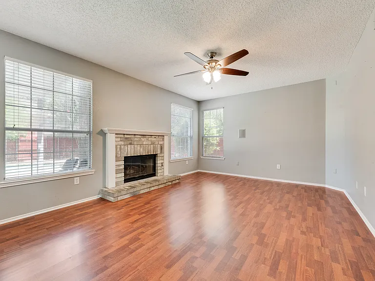 2912 Shadow Oak Ct — Photo 7