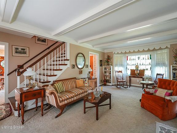 5th image of 303 Forest Ln