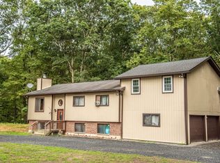 110 Chariton Dr, East Stroudsburg, PA 18301