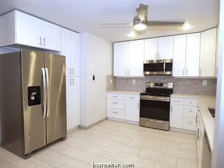 10328 N Dowling Rd — Photo 3