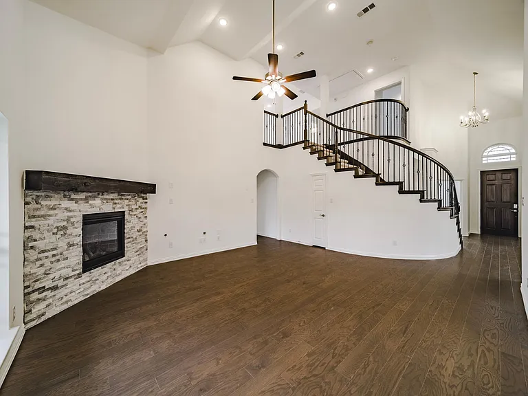 504 Waters Way — Photo 5