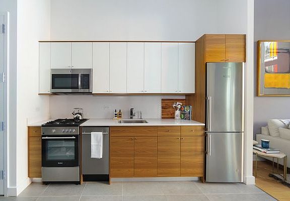 3rd image of 4322 Queens St #524
