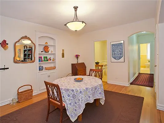 Sold by Avenue Sotheby's International Realty | media 5