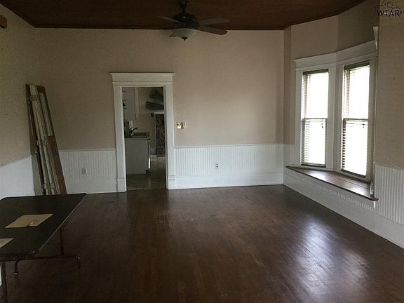 4th image of 308 S Grand Ave