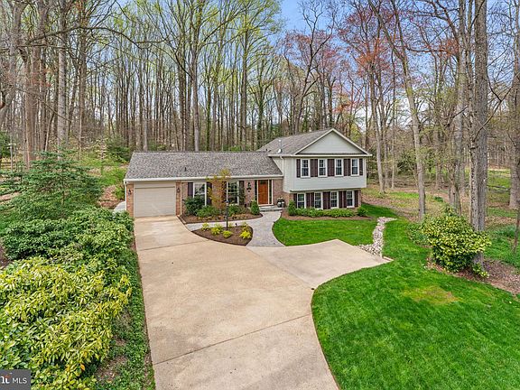 3rd image of 9414 Wallingford Dr