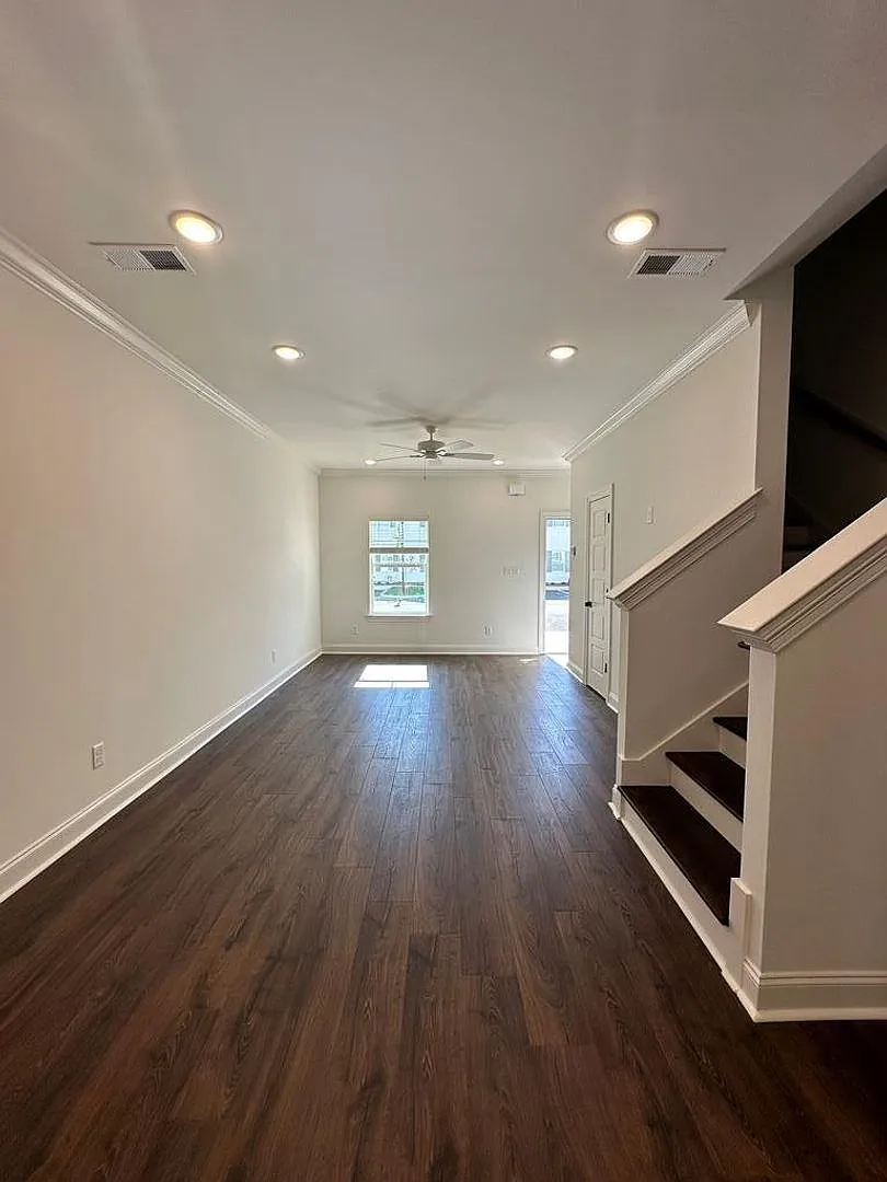 Building Photo - 516 Meadow Crest Cir