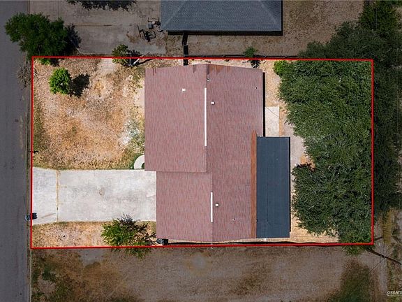 3rd image of 315 Stacie Ln