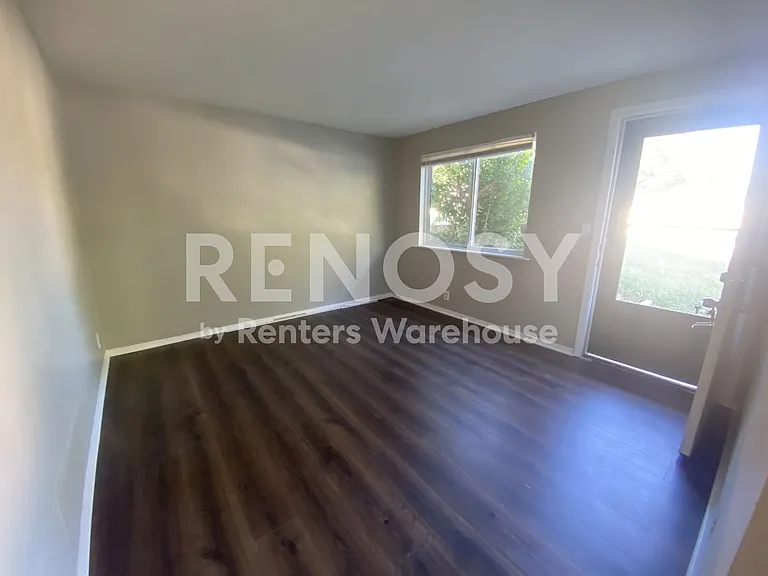 4832 NW Homestead Ter — Photo 1