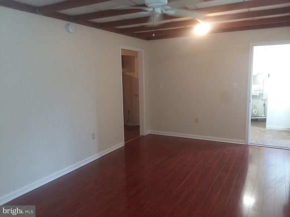 4th image of 5145 Bainbridge Ln #2