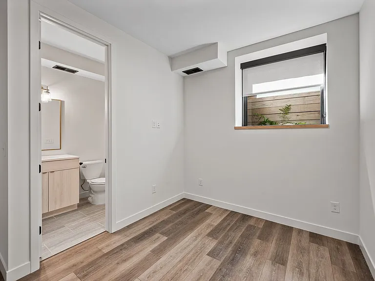 Olive Apartments — Photo 59