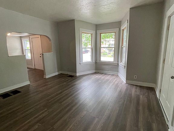 3rd image of 1703 West Ave