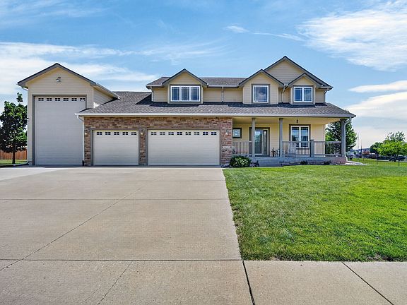 5th image of 2215 SW Woodland Dr
