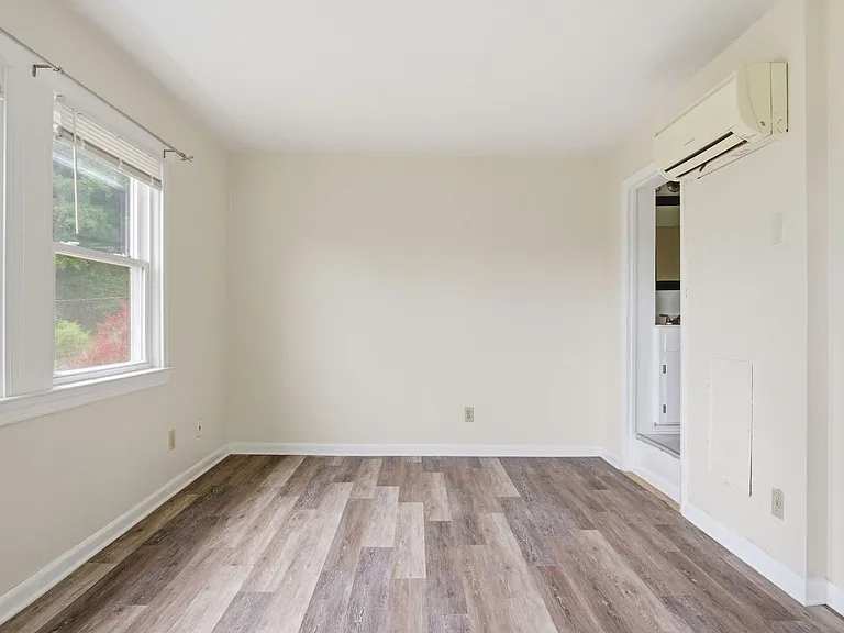 487 Thistle Ln — Photo 16