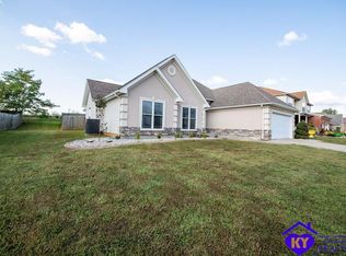 327 Vineland Place Dr, Vine Grove, KY 40175