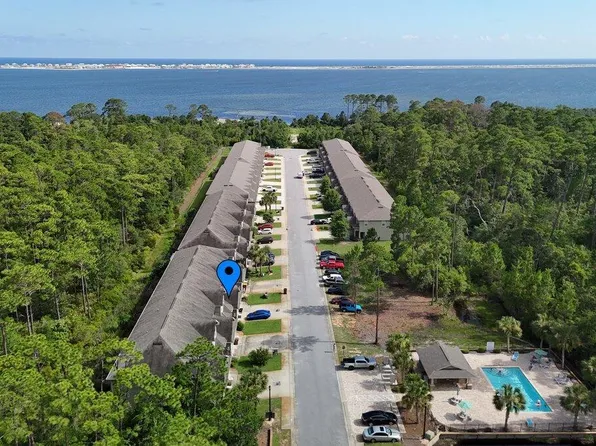 1762 Sound Haven Ct, Navarre, FL 32566