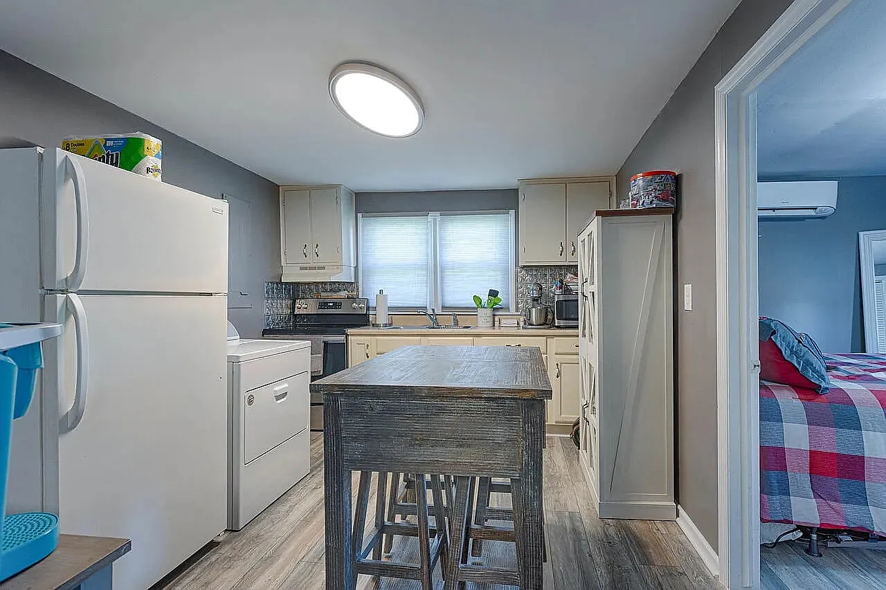 2402 Rodney Drive - 1 — Photo 4