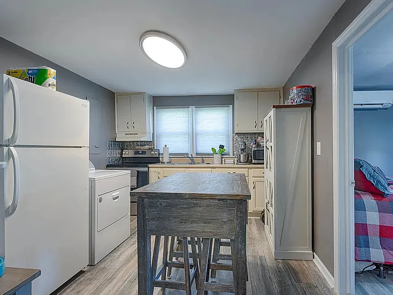 2402 Rodney Dr SE — Photo 4