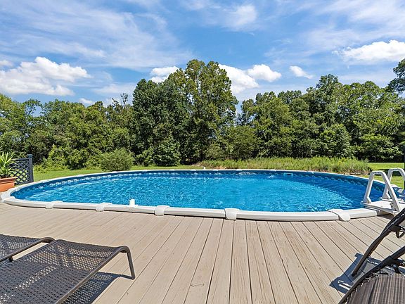4th image of 6542 Oak Hollow Dr