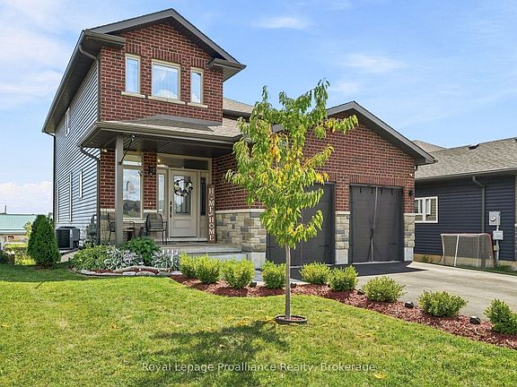 3rd image of 92 Northumberland Blvd