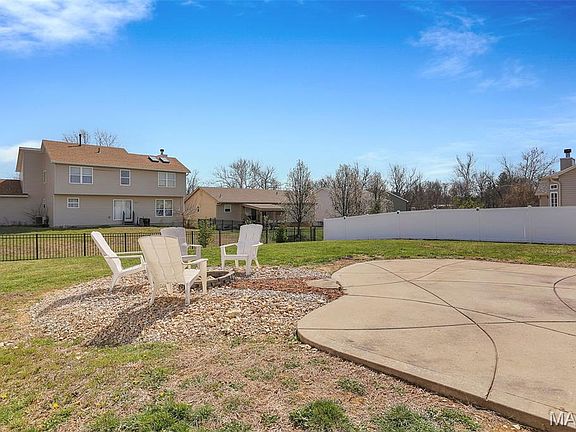 3rd image of 22 Colonial Creek Ct