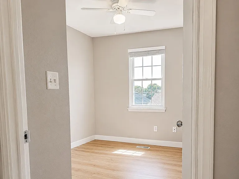 616 Aubrey Dr — Photo 12