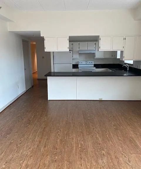 1251 Banks Aly NW #6 — Photo 2