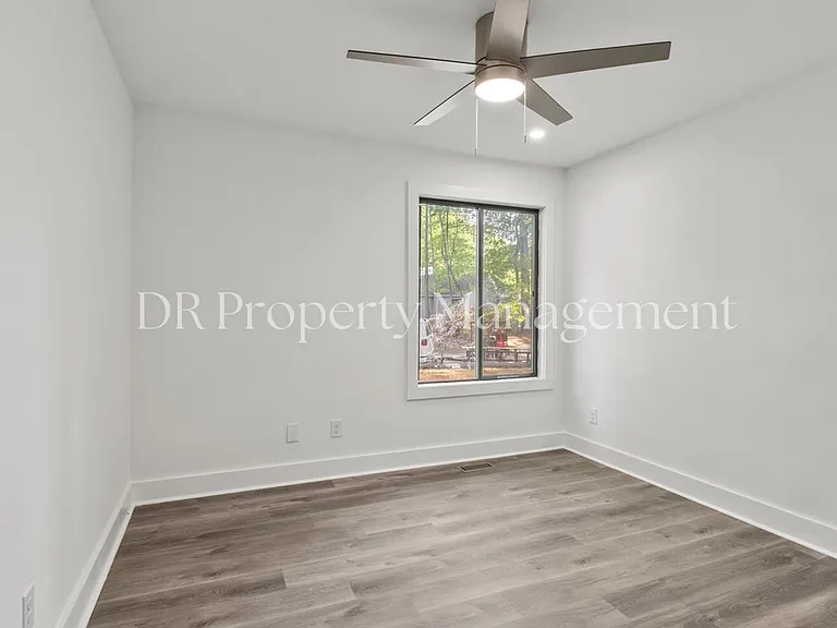 821 Castaways Trl — Photo 14