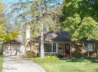 824 E Rockland Rd, Libertyville, IL 60048