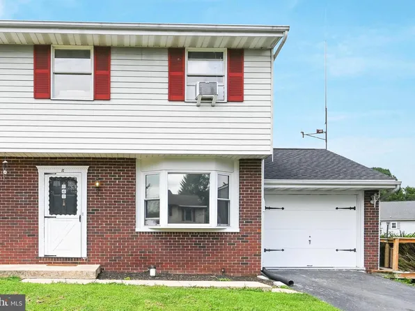 11 Clarendon Dr, Lancaster, PA 17603