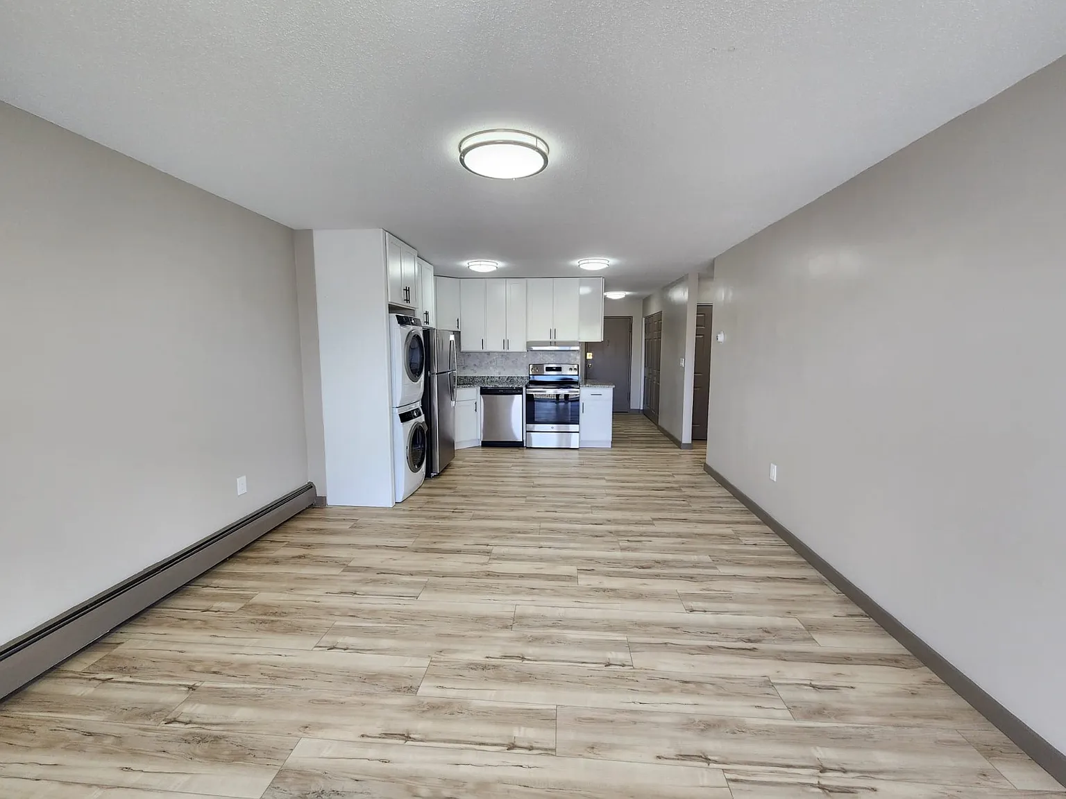 2 bed, 800 sqft, $1,750 — Photo 2
