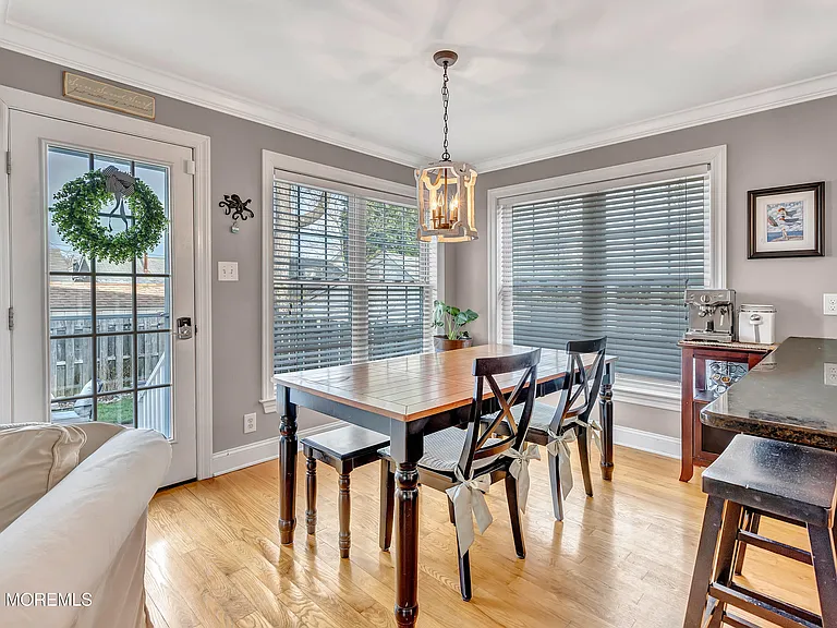 1814 Briarwood Ter — Photo 13