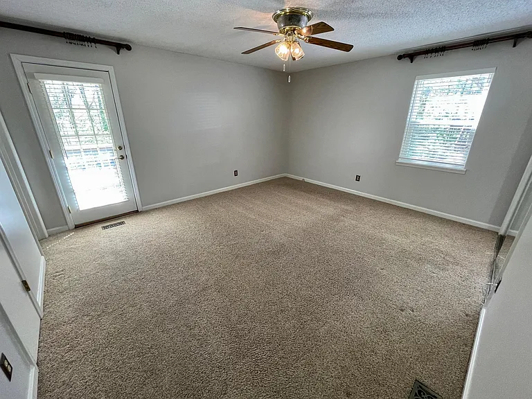 115 Cahaba Forest Dr — Photo 8