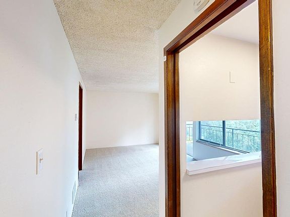 4th image of 430 NE Ravenna Blvd APT 303