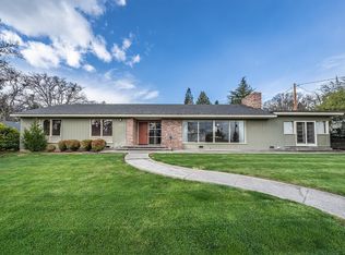 2615 Hillcrest Rd, Medford, OR 97504