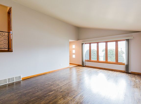 5th image of 9120 S Parkside Ave