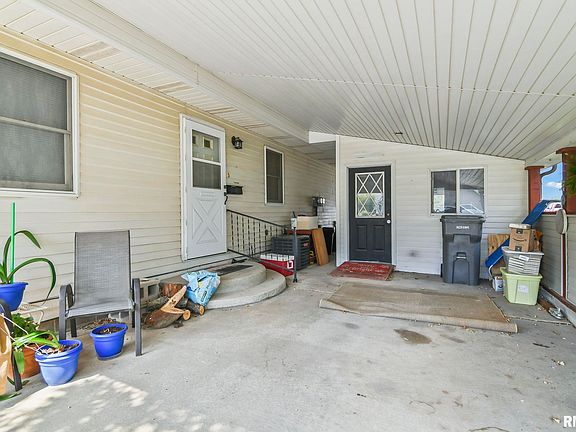 4th image of 379 W Hill St