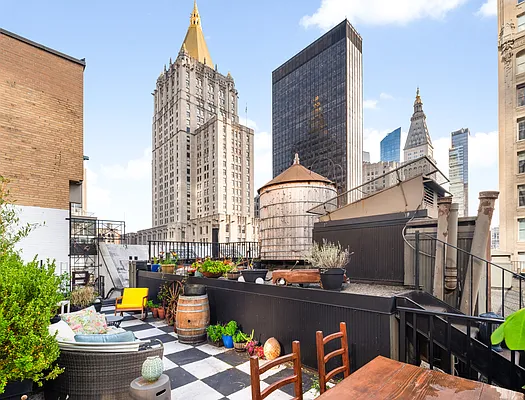 Sold by Compass | media 9