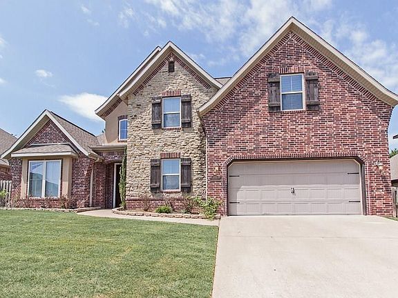 2nd image of 2001 W Linda Ln