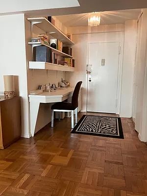 4th image of 100 W 57th St APT 8R